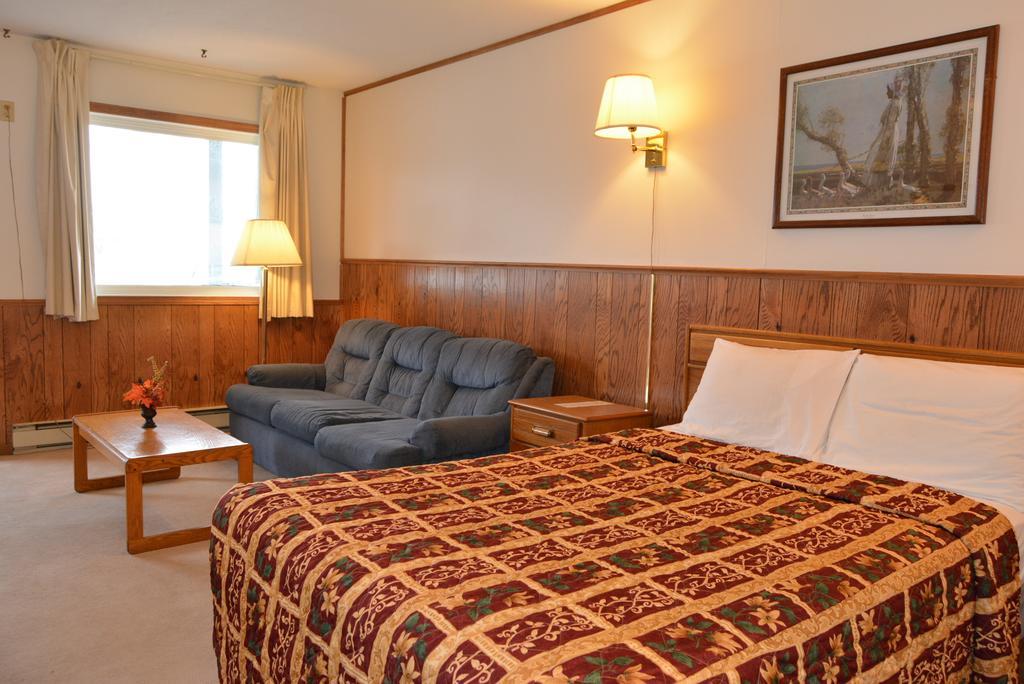 Viking Motel Lindsborg Room photo