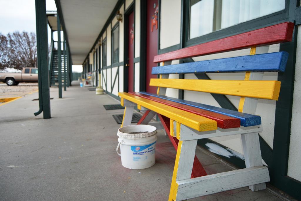 Viking Motel Lindsborg Exterior photo