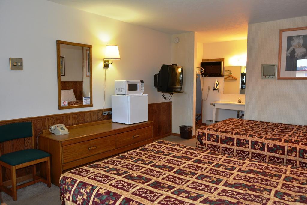 Viking Motel Lindsborg Room photo