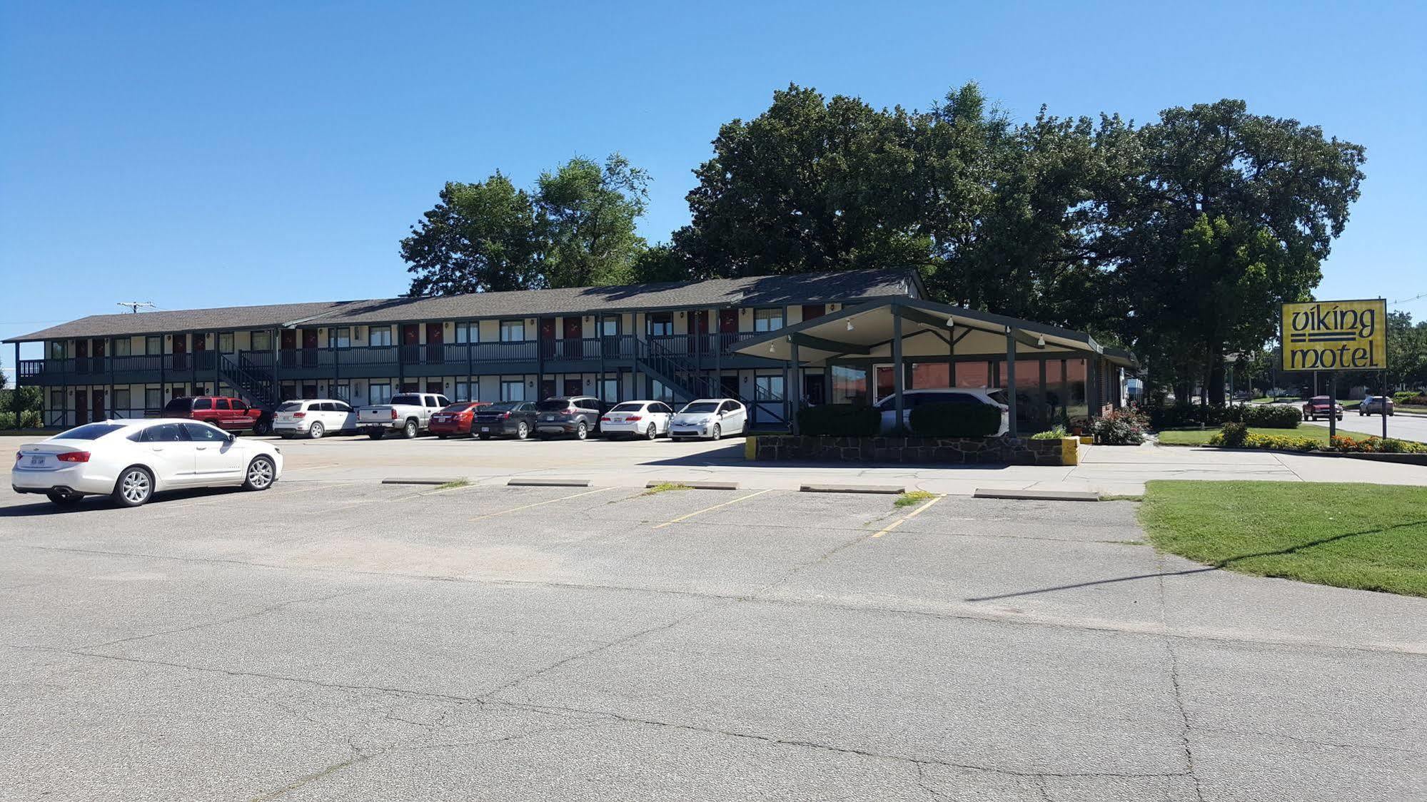 Viking Motel Lindsborg Exterior photo
