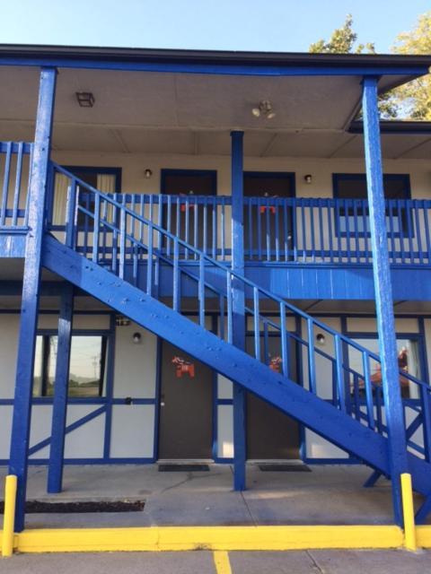 Viking Motel Lindsborg Exterior photo